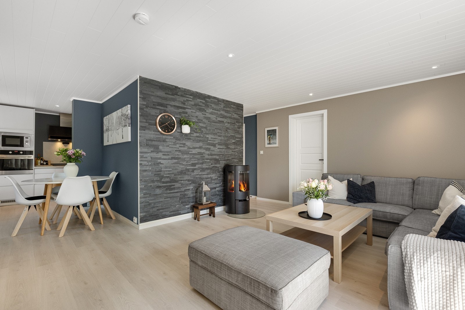 Stue og kjøkken Galleribilde