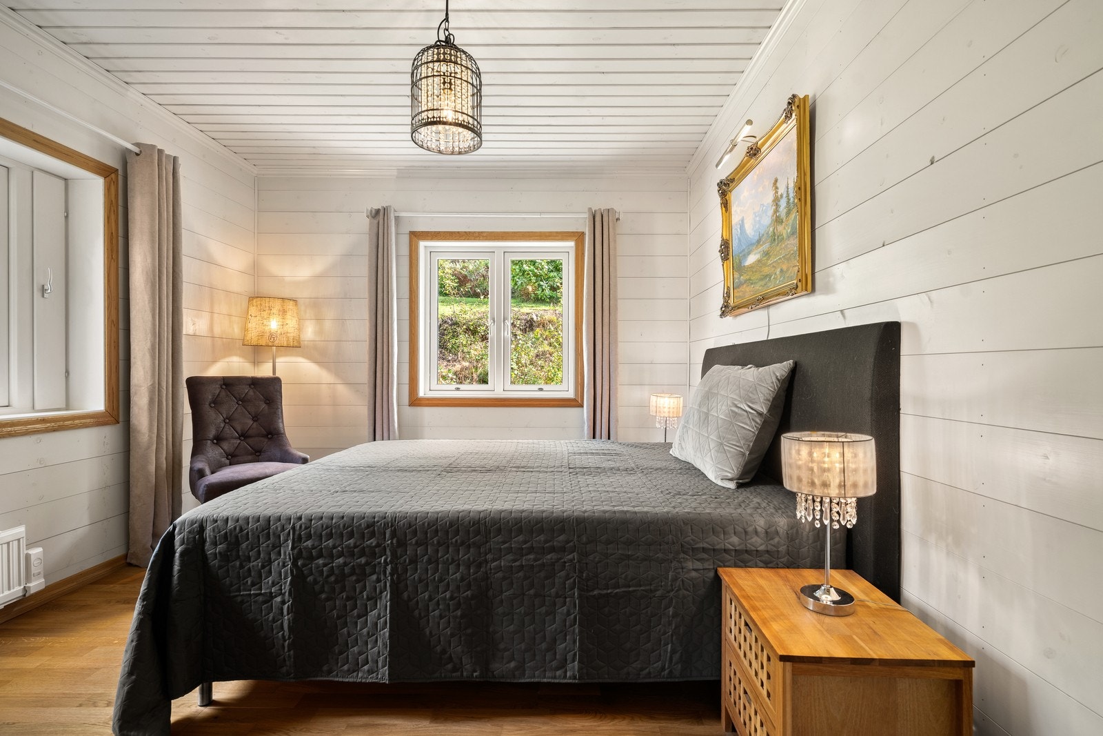 Soverommene er gjennomgående og lyse, og byr på en lun og innbydende atmosfære. Galleribilde