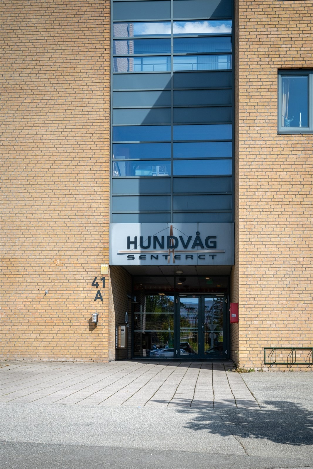Det er ca. 4 min kjøring til Hundvågsenteret Galleribilde