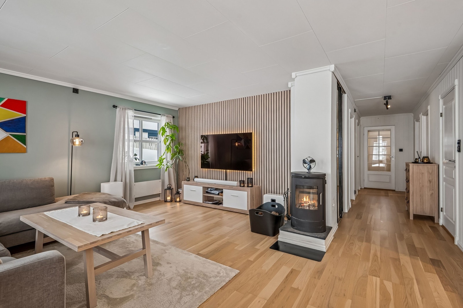 Velkommen inn til en innbydende og attraktiv leilighet i et veletablert og populært boligområde – en bolig som treffer mange ulike målgrupper Galleribilde