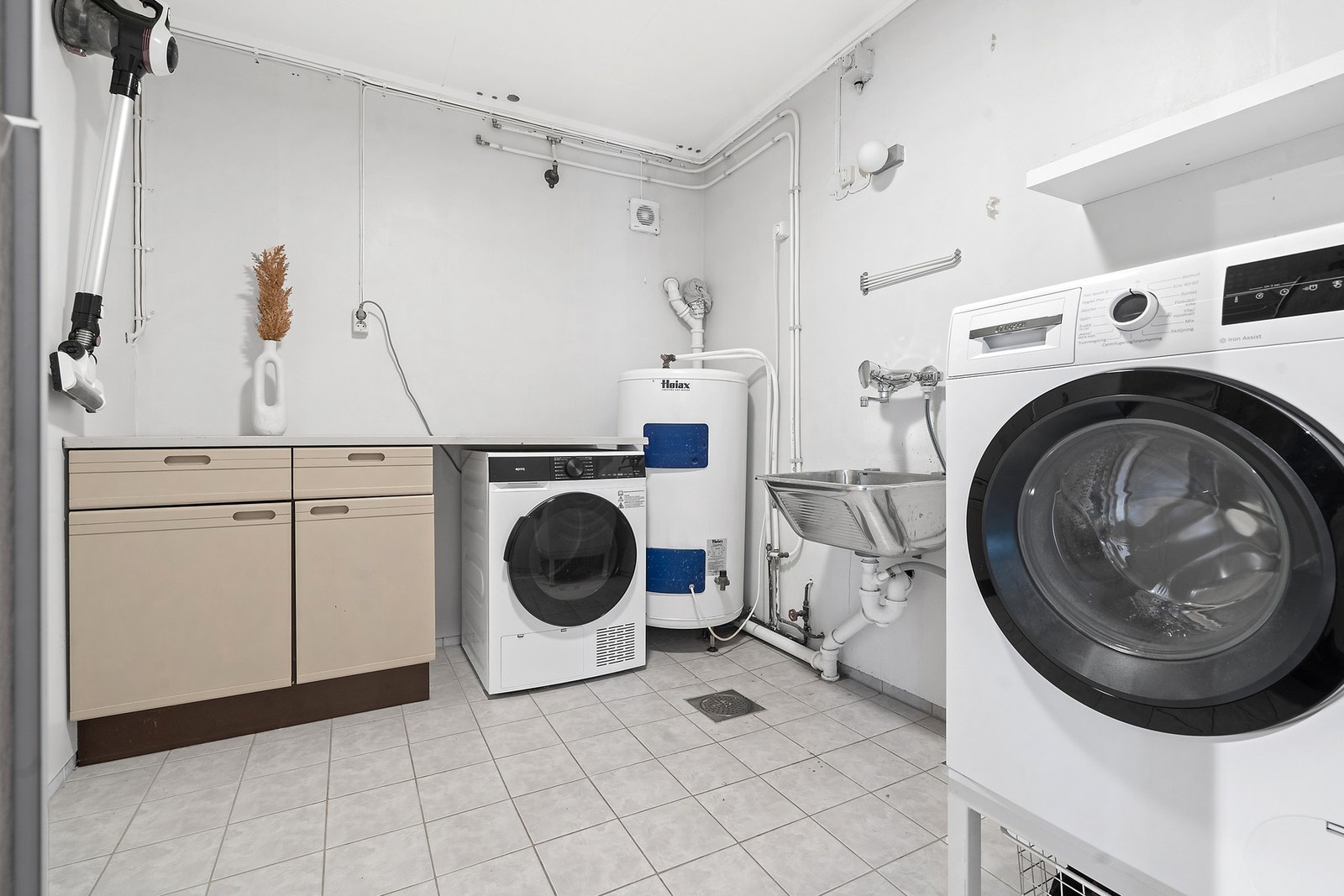 Vaskerom Galleribilde