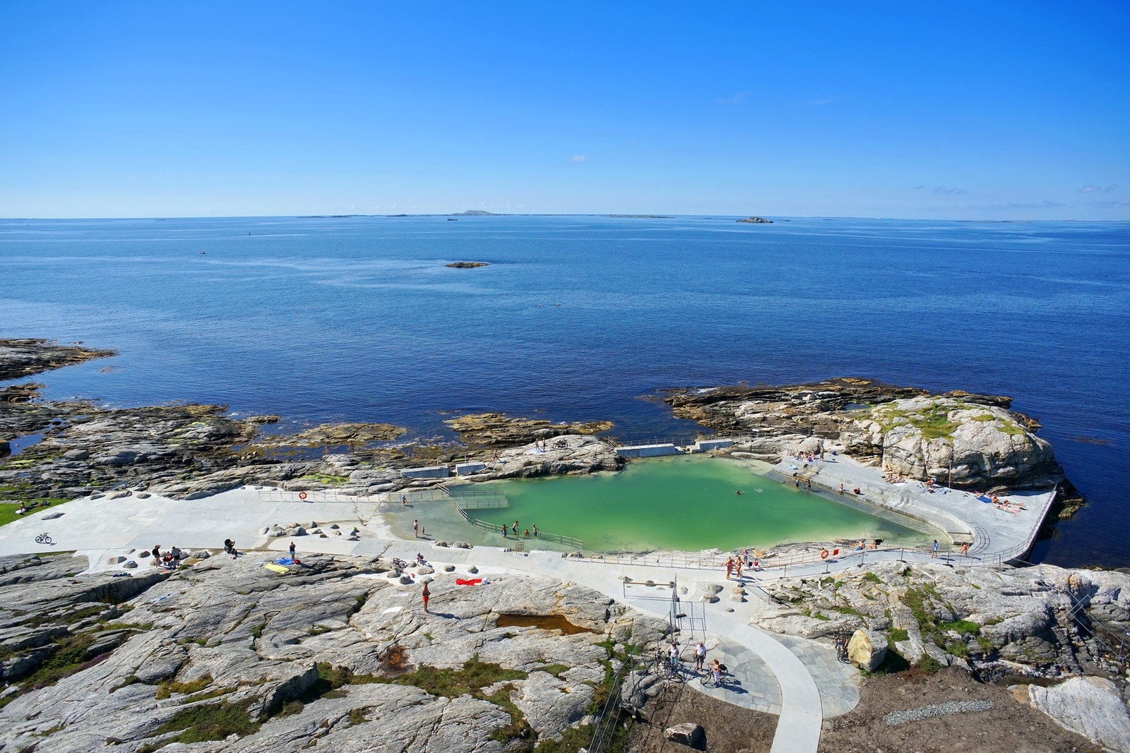 Sjøbadet mindre en 15 minutters gange fra leiligheten Galleribilde