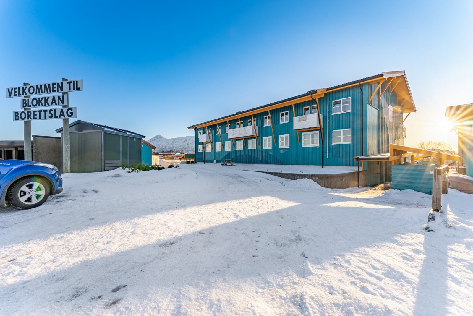 Velkommen til Haldsvågsvingen og denne sentralt beliggende leiligheten i Leknes. Galleribilde