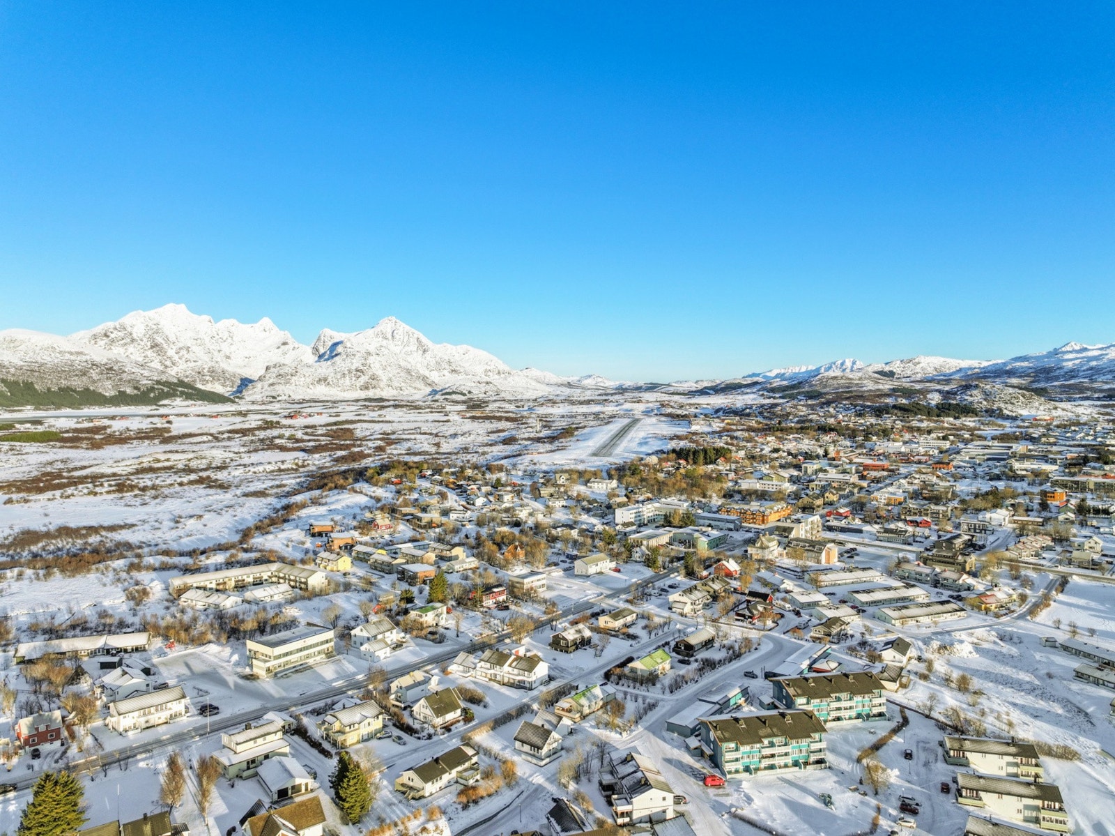 For den reisende er beliggenheten ideell med Leknes lufthavn kun en kort kjøretur unna, noe som gir enkel tilgang til resten av landet. Galleribilde