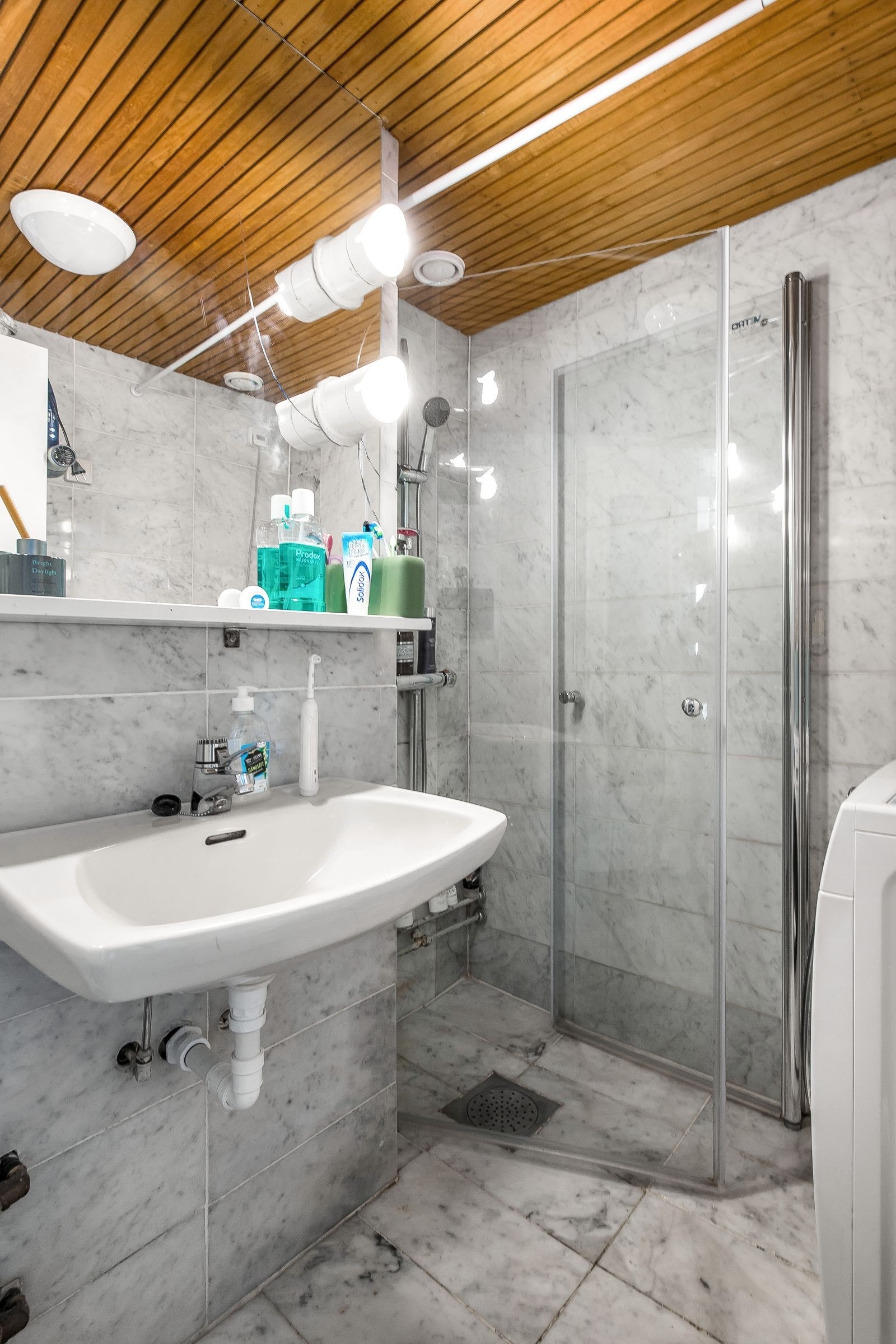 Flislagt bad med varmekabler Galleribilde