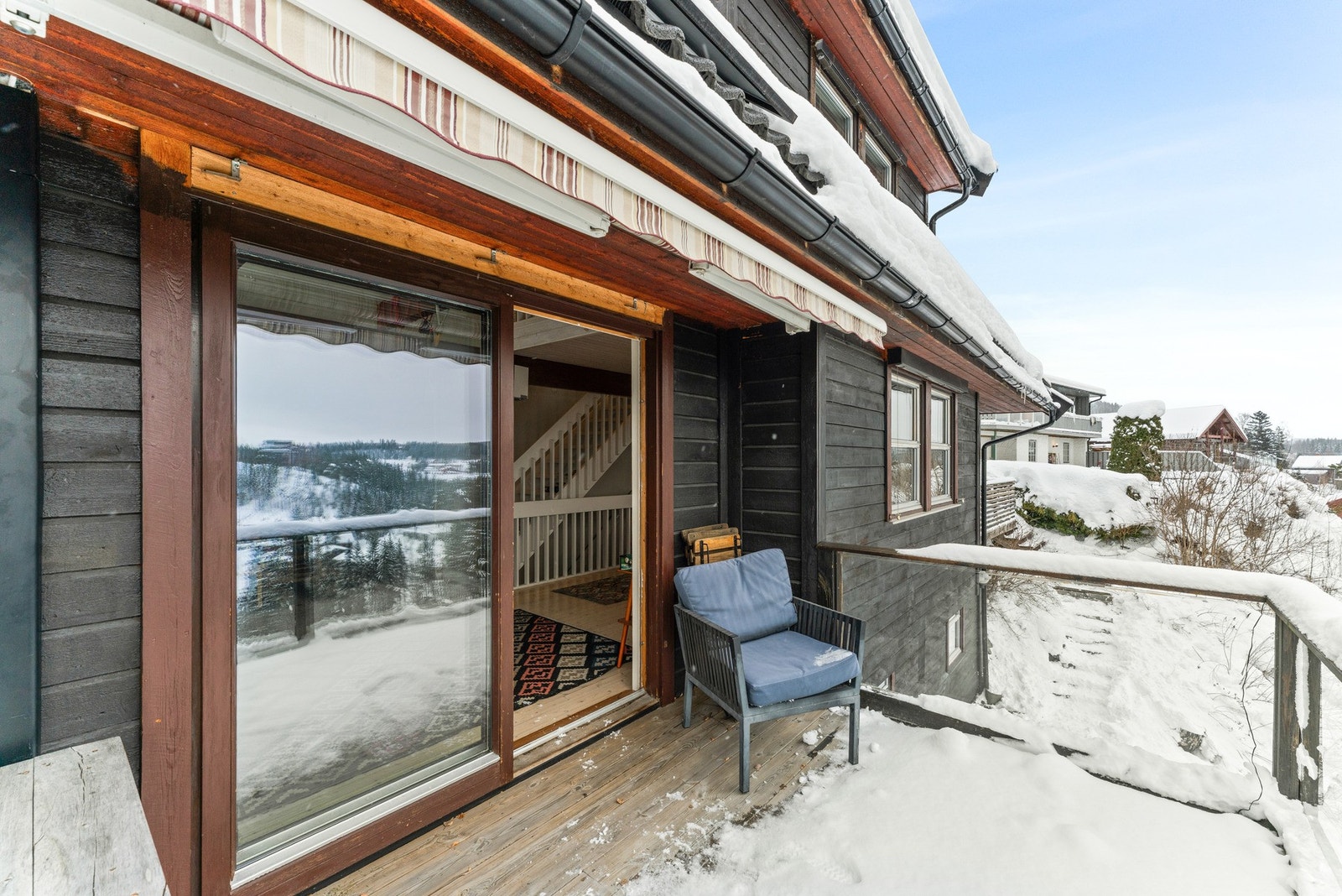 Balkong med glassrekkverk Galleribilde