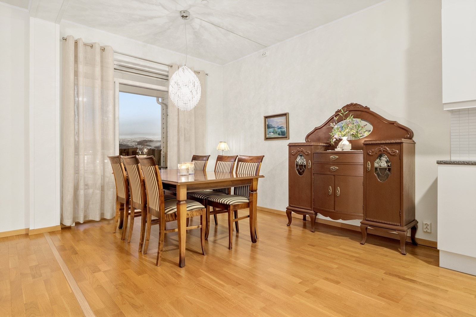 Borettslaget har egen velforening som arrangerer ulike sosiale sammenkomster og andre tiltak for å skape trivsel og gode relasjoner mellom beboerne. Galleribilde