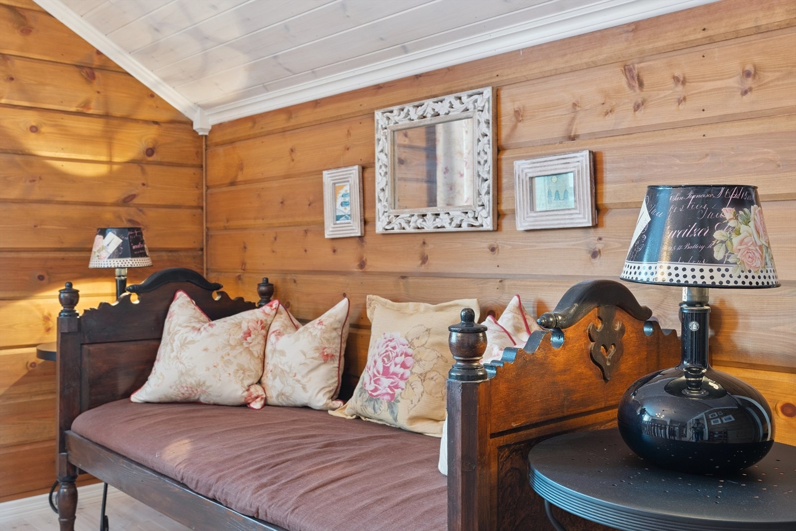 Her kan man gjerne trekke seg tilbake med en spennende bok... Galleribilde