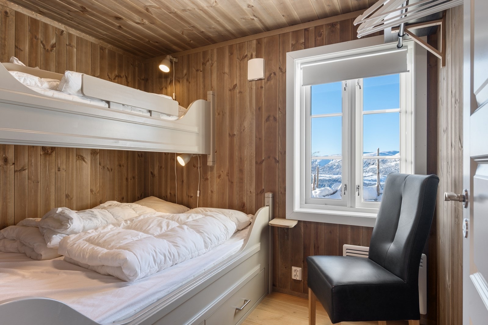 Soverom 3 - begge køyesenger har integrert skuffeoppbevaring. Galleribilde