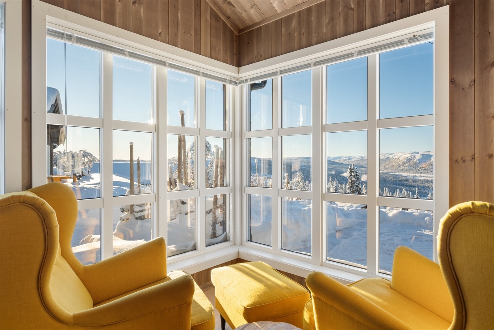 Et godt sted å lande etter en lang dag ute - innvendige persienner gir effektiv solskjerming ved behov. Galleribilde