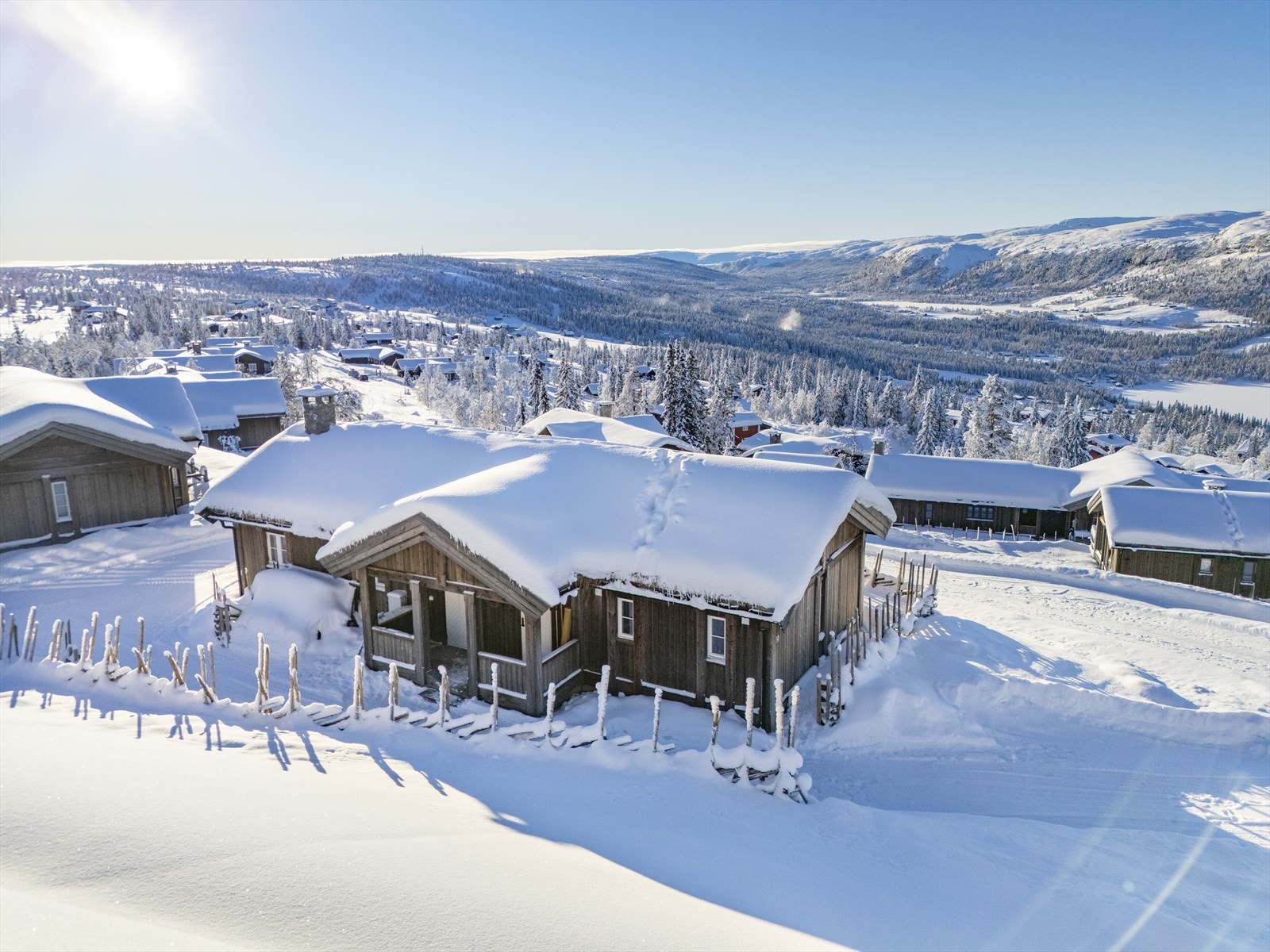 Fritidsboligen fra 2019 går over ett plan. Galleribilde