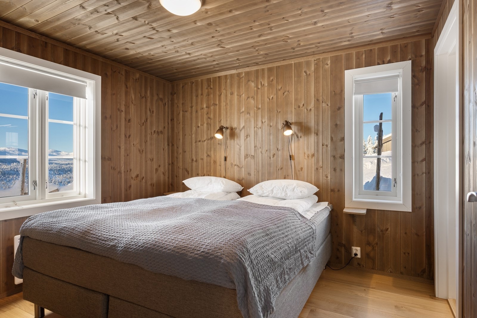 Hovedsoverom - det er i dag totalt 8 sengeplasser fordelt på tre soverom. Galleribilde