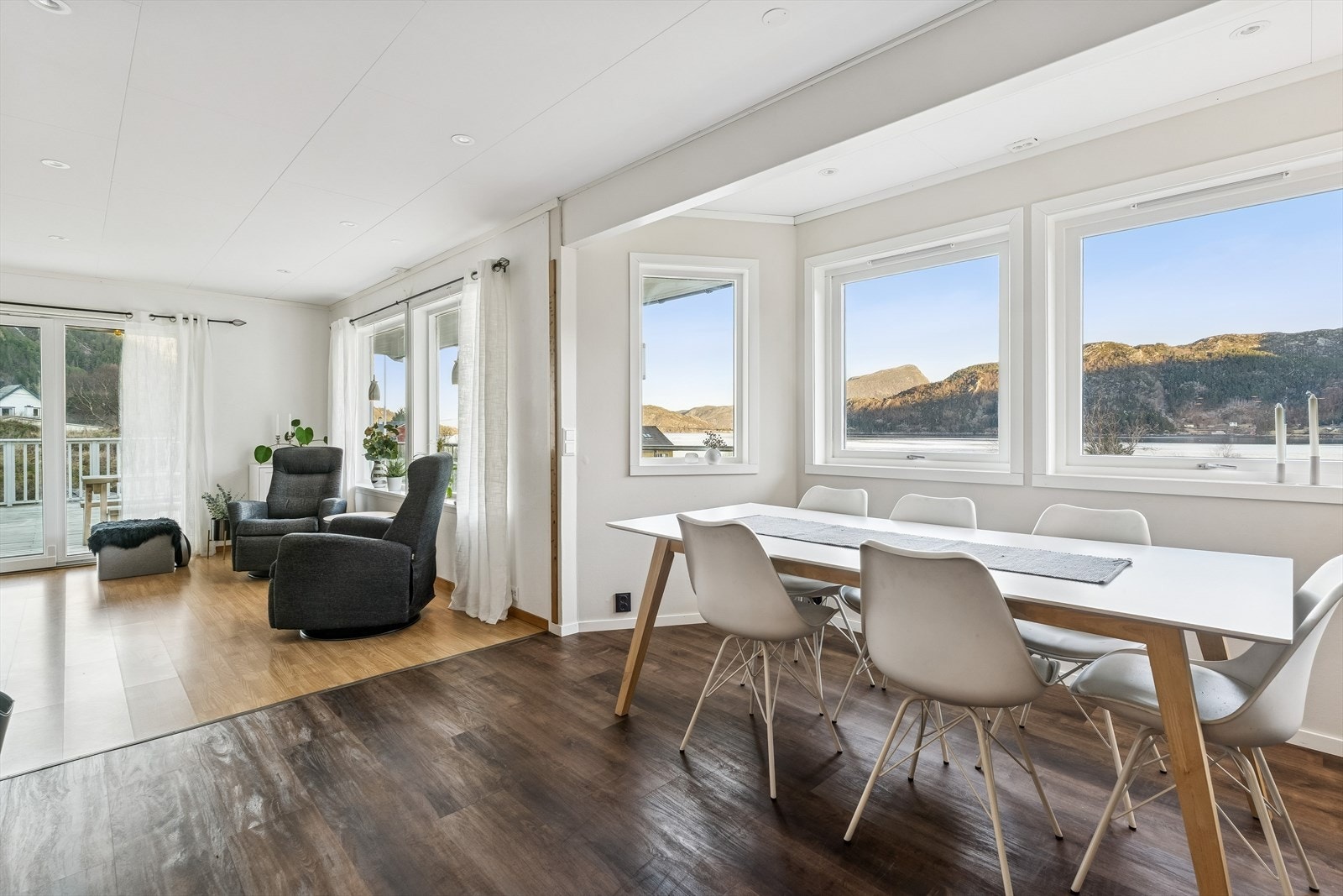 Her er god plass til spisestue Galleribilde