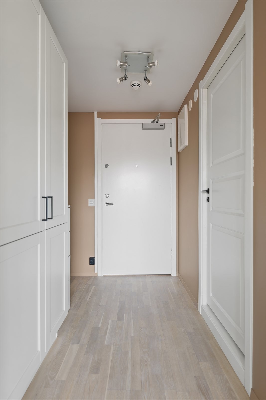 Entré. Galleribilde