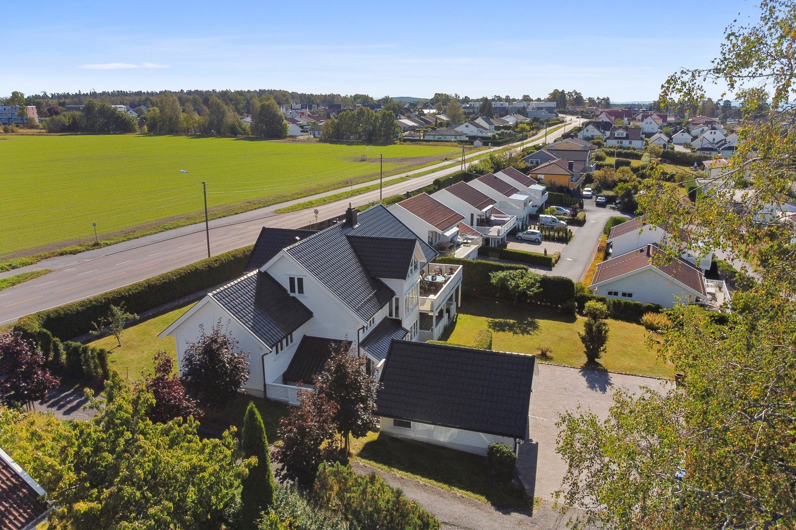 Eiendommen ligger i et populært og attraktivt boligområde på Kallum/Feste i Moss kommune. Galleribilde