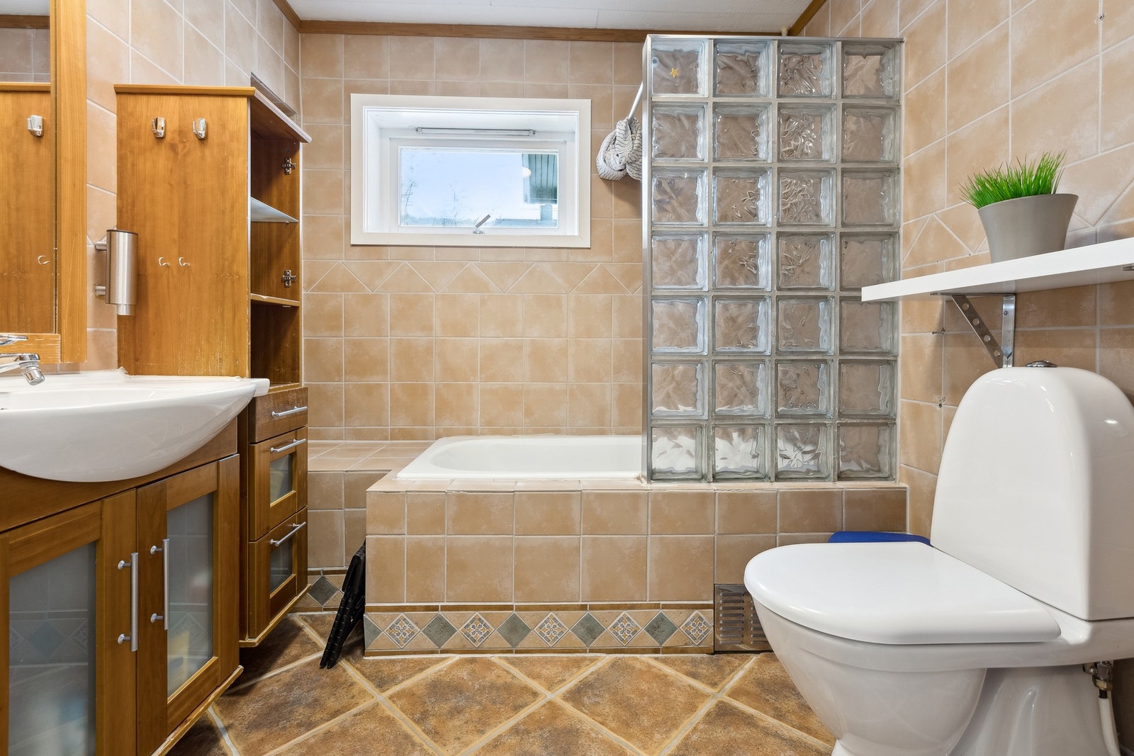 Alltid godt å ha et badekar for både voksne og barn. Galleribilde