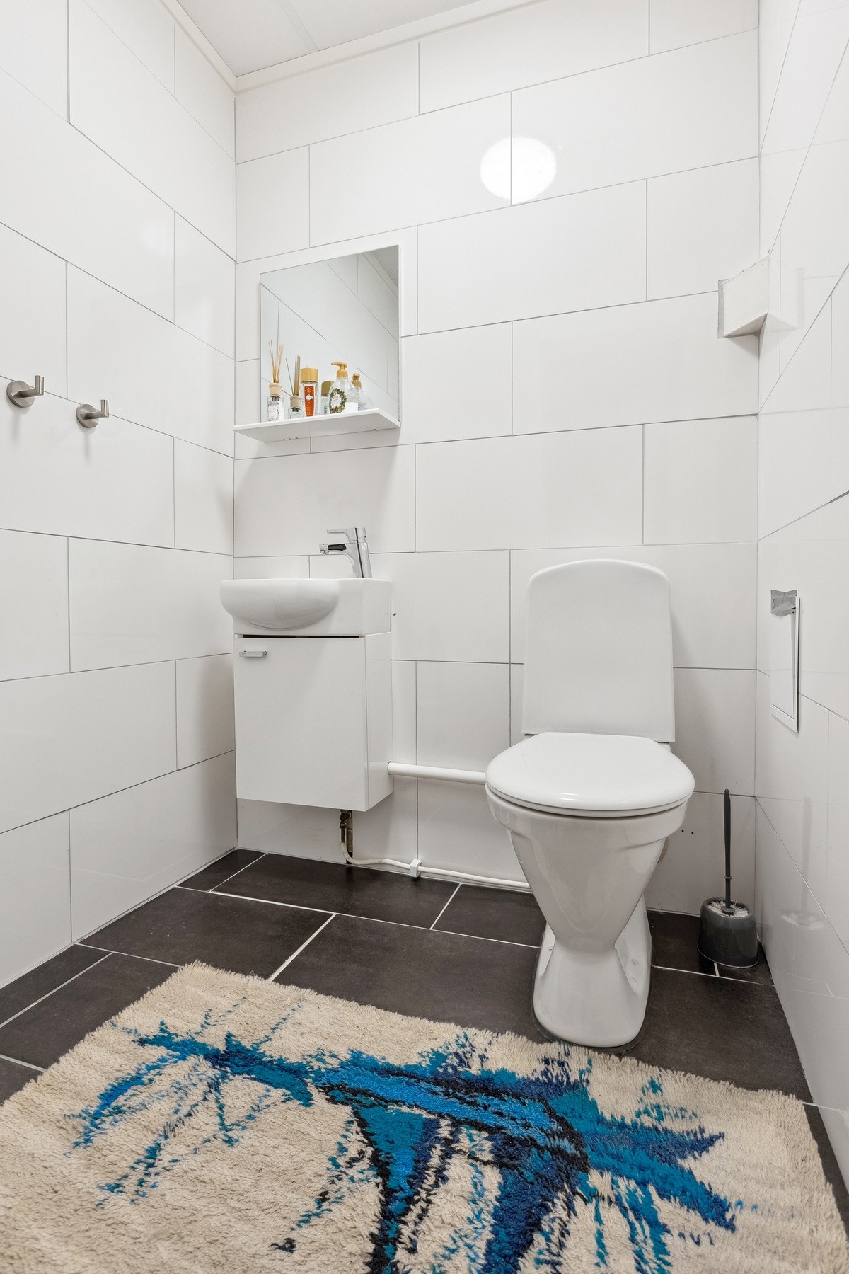 Eget toalettrom i moderne utførelse. Galleribilde