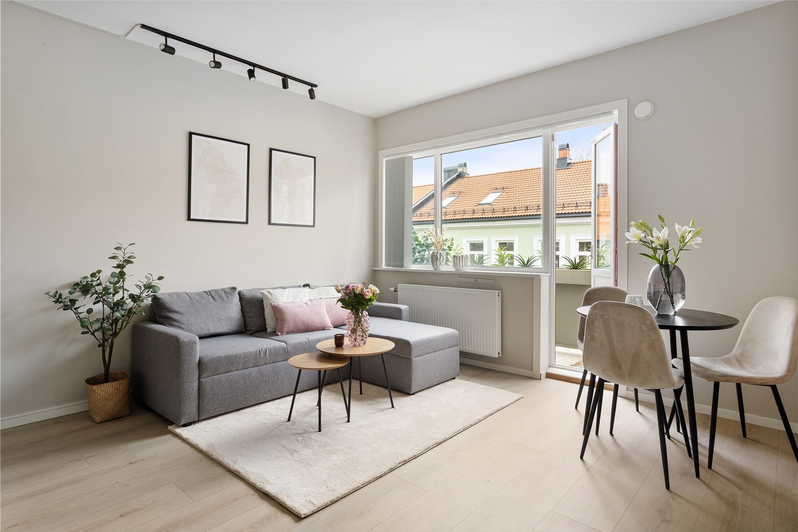 Takhøyden i stuen er målt til 2,68 meter. Galleribilde