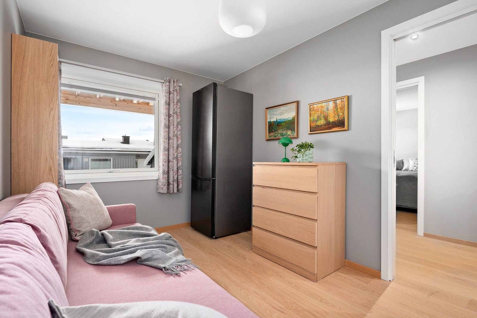 Soverom nummer to ligger tvers over fra hovedsoverommet. Galleribilde