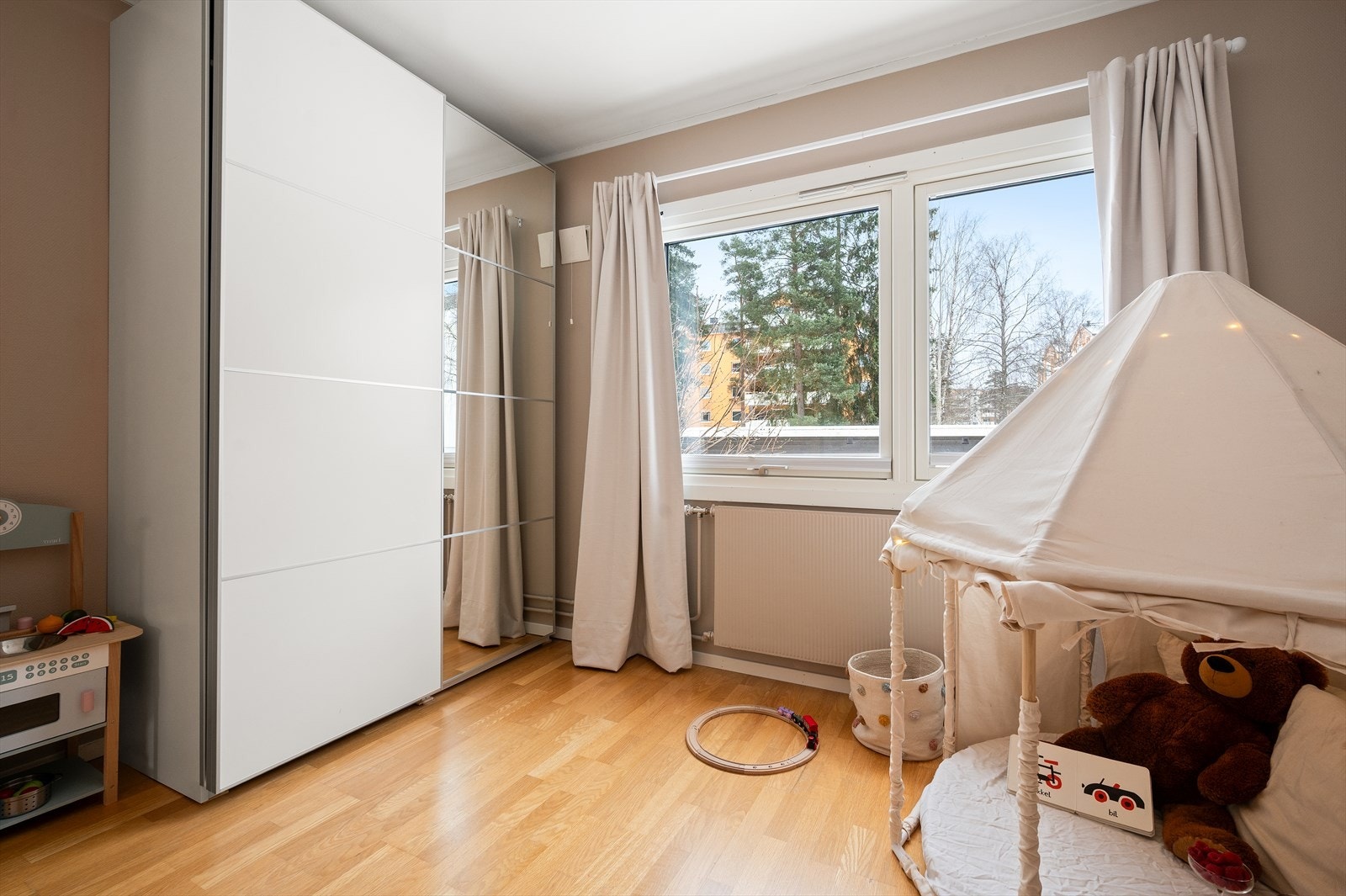 Et godt, innbydende rom med en behagelig atmosfære - perfekt for både hvile og rekreasjon. Galleribilde