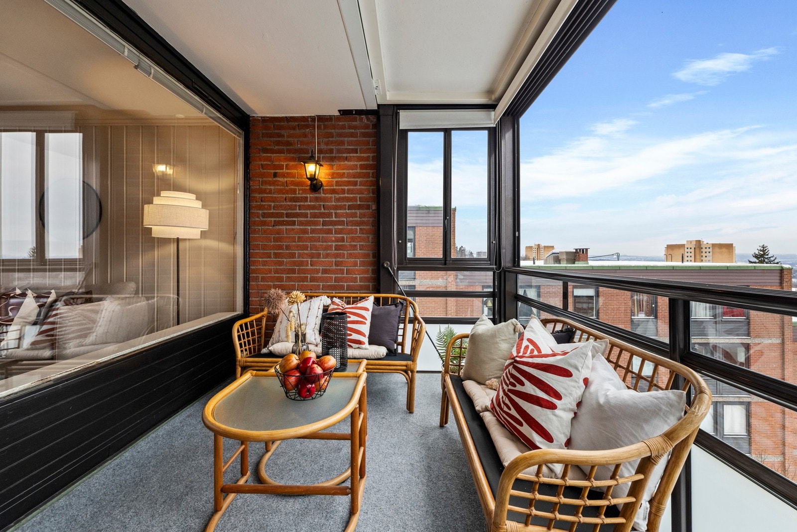 Her er det mulighet til å nyte utsikten og solen store deler av året Galleribilde