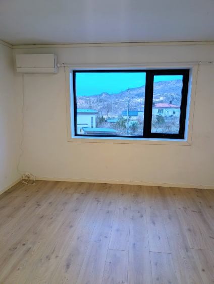 Stue med varmepumpe og nydelig utsikt. Galleribilde