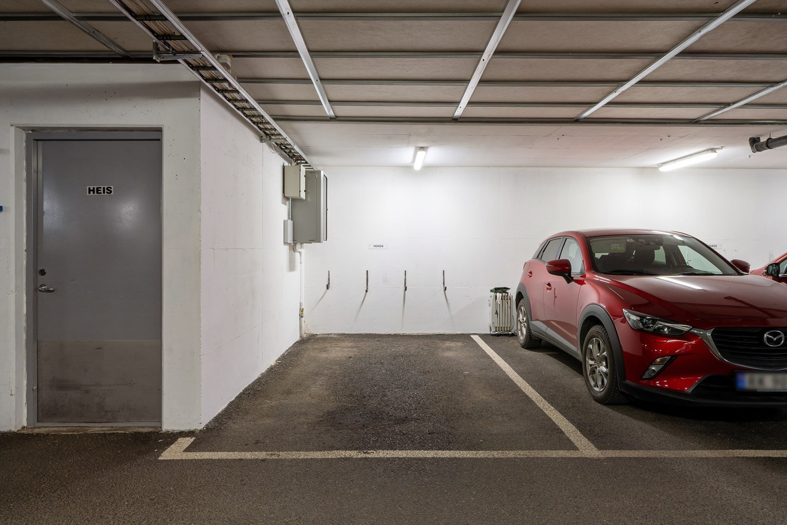 Parkering i kjeller Galleribilde