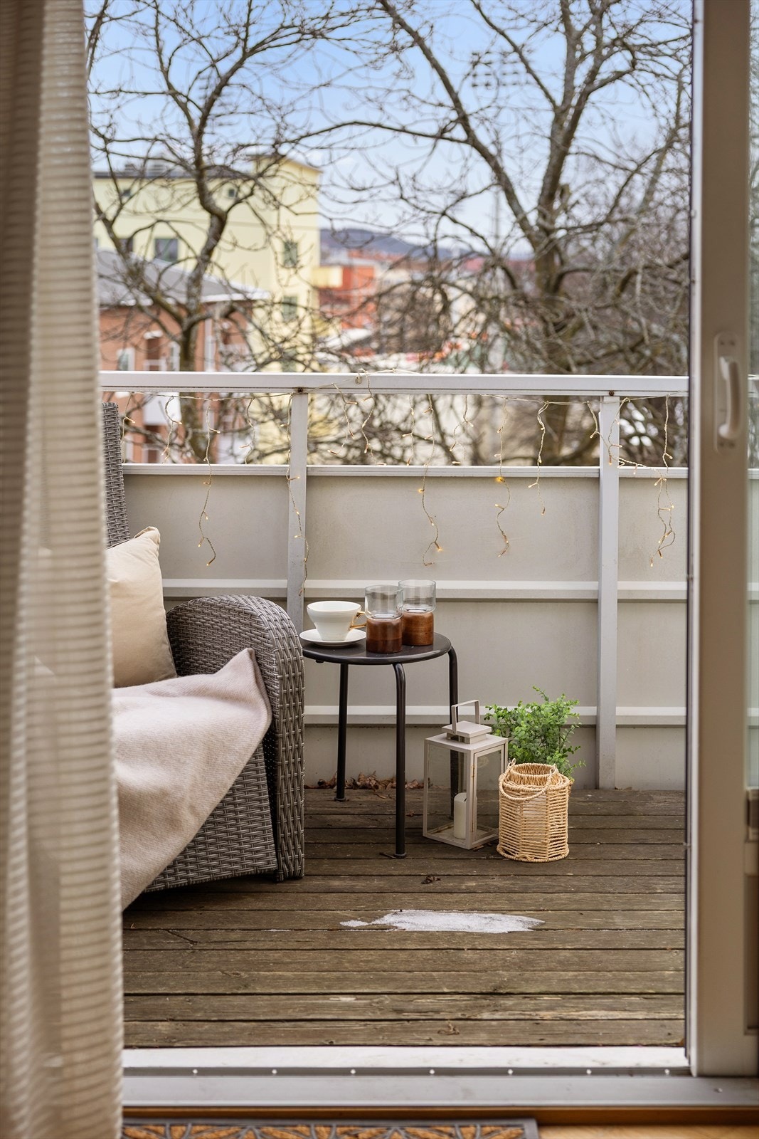 Utgang til balkong fra stuen. Galleribilde