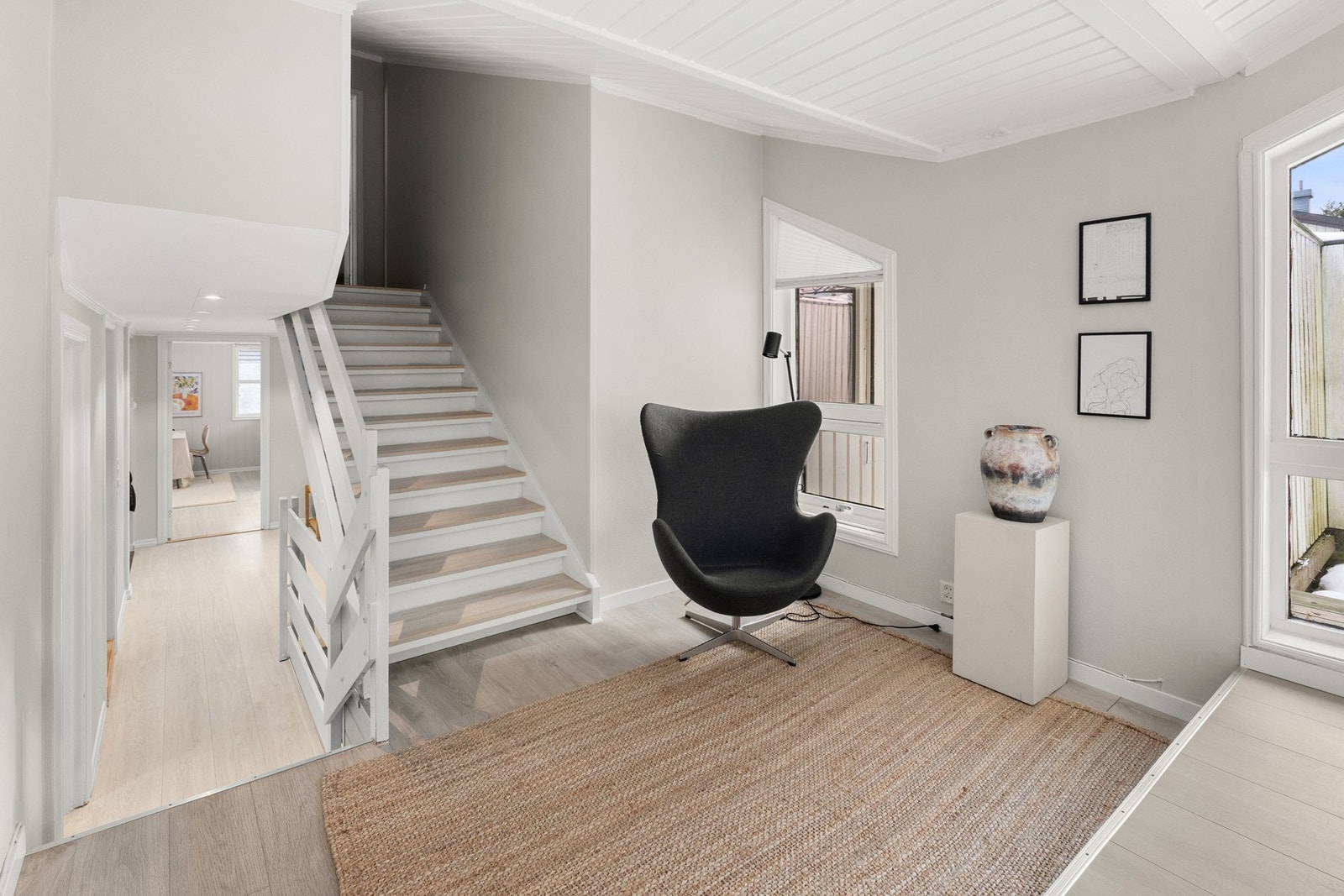 boligen går over flere nivåer, og har en praktisk planløsning Galleribilde