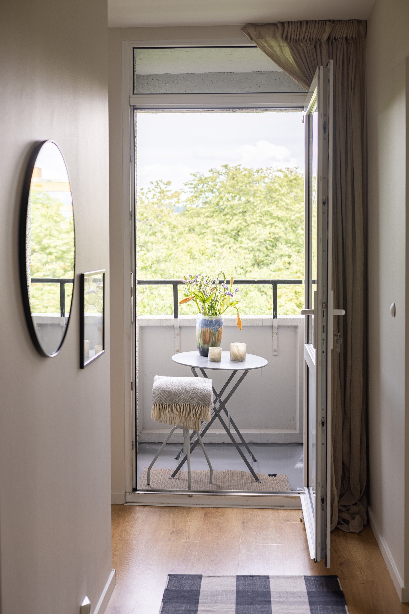 Fra gangen har du utgang til en liten balkong på ca. 1m². Galleribilde