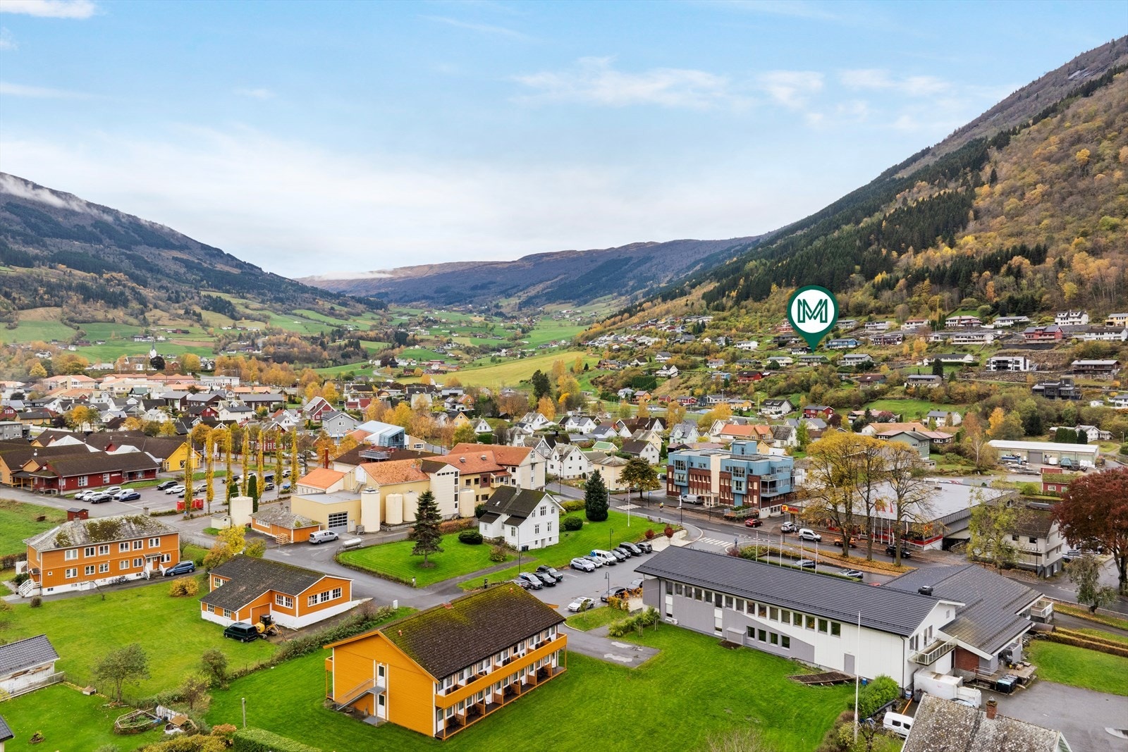 Utifrå avstanden til sentrum må det påreknast noko bruk av bil. Galleribilde