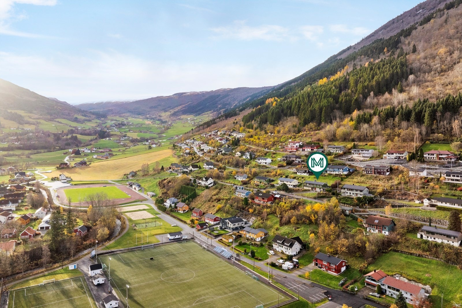 Byggjefelt frå 1970 talet, Festa tomter på Prestegardsjord. Framfestar er Vik Kommune. Galleribilde