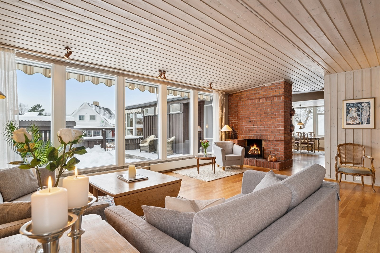 Gode vindusflater sørger for at rommet får godt med naturlig lys. Galleribilde