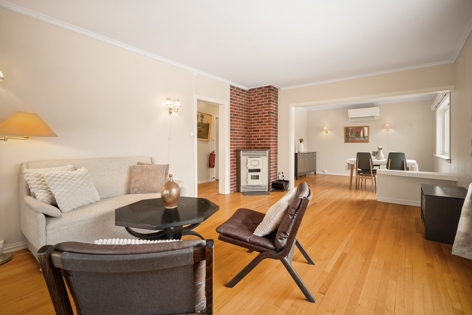 Det er mulighet for peis/vedovn i stuen Galleribilde