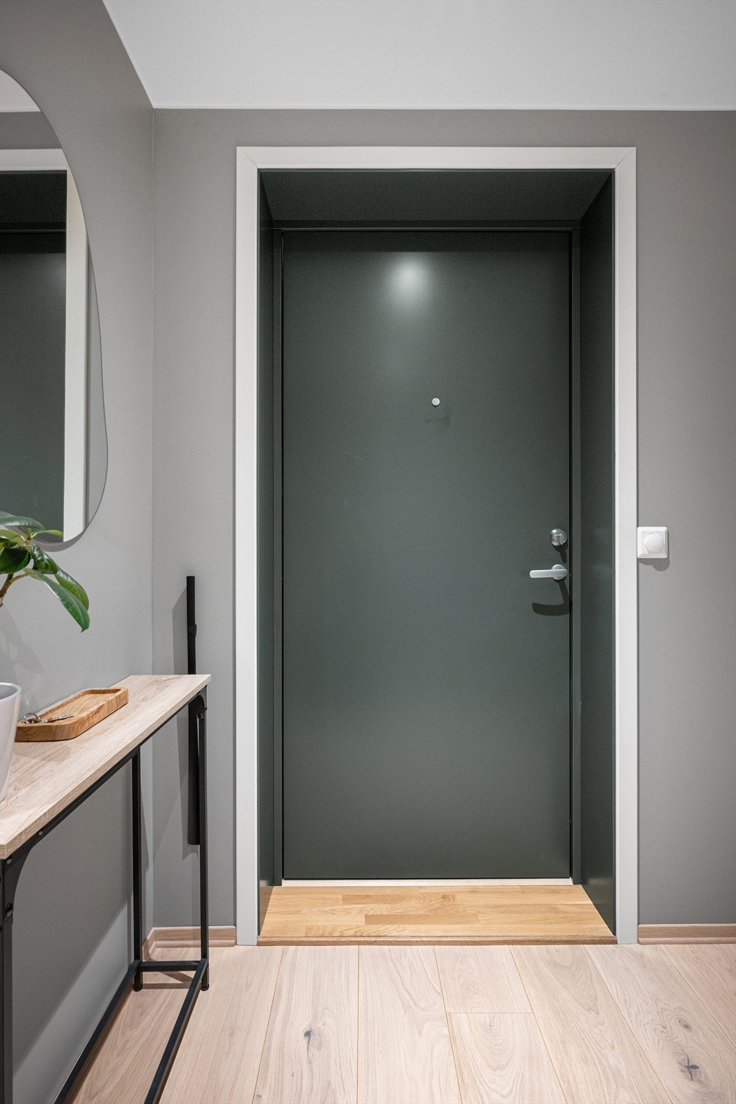 Dersom det er behov for garderobeskap, er det naturligvis god plass til dette Galleribilde