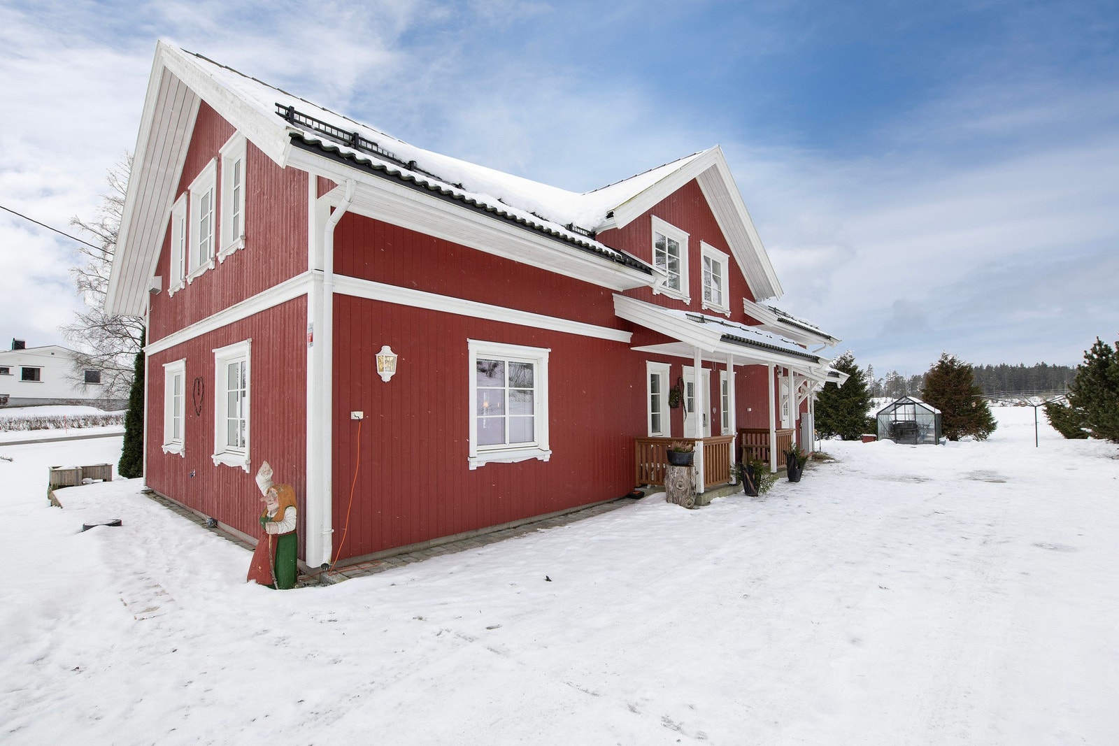 Lokalmegleren & Partners v/Thomas Isaksen ønsker deg velkommen til Stegenveien 814 Galleribilde