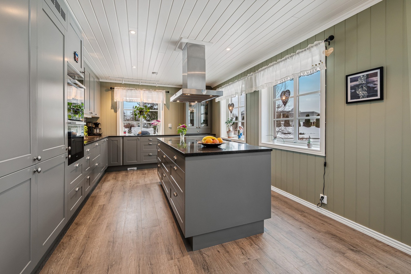 Flott kvalitetskjøkken fra den norske produsenten Huseby Galleribilde