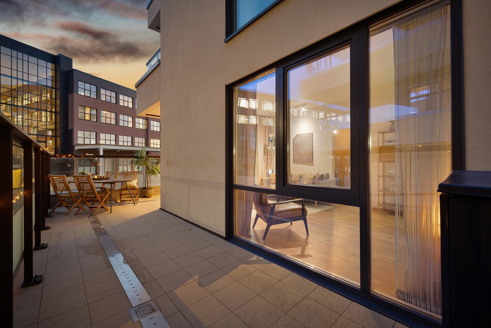 Balkongen er på 40 kvadratmeter og er lett å innrede. Galleribilde