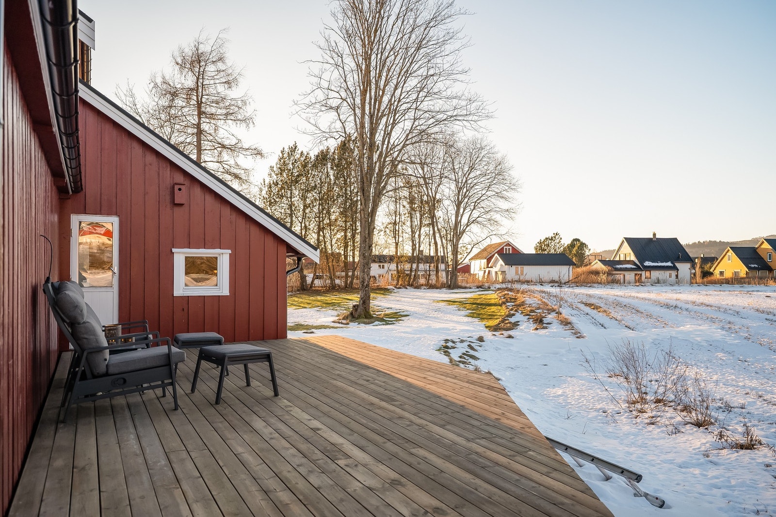 Det er kun ca. 10 minutter med bil til Værnes lufthavn og ca. 30 minutter til Trondheim Galleribilde
