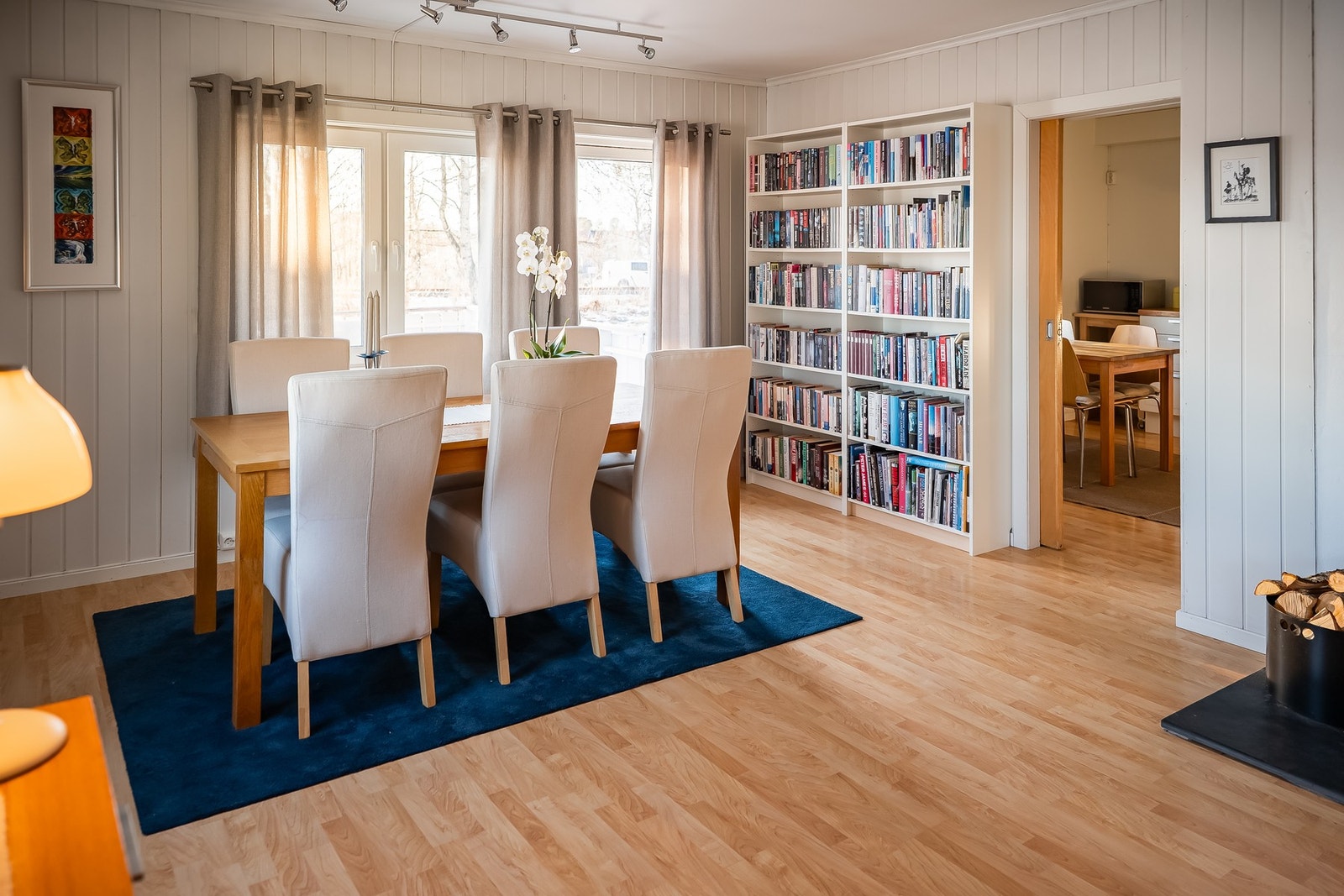 Egen spisestuedel som ligger i tilknytning til kjøkken. Galleribilde