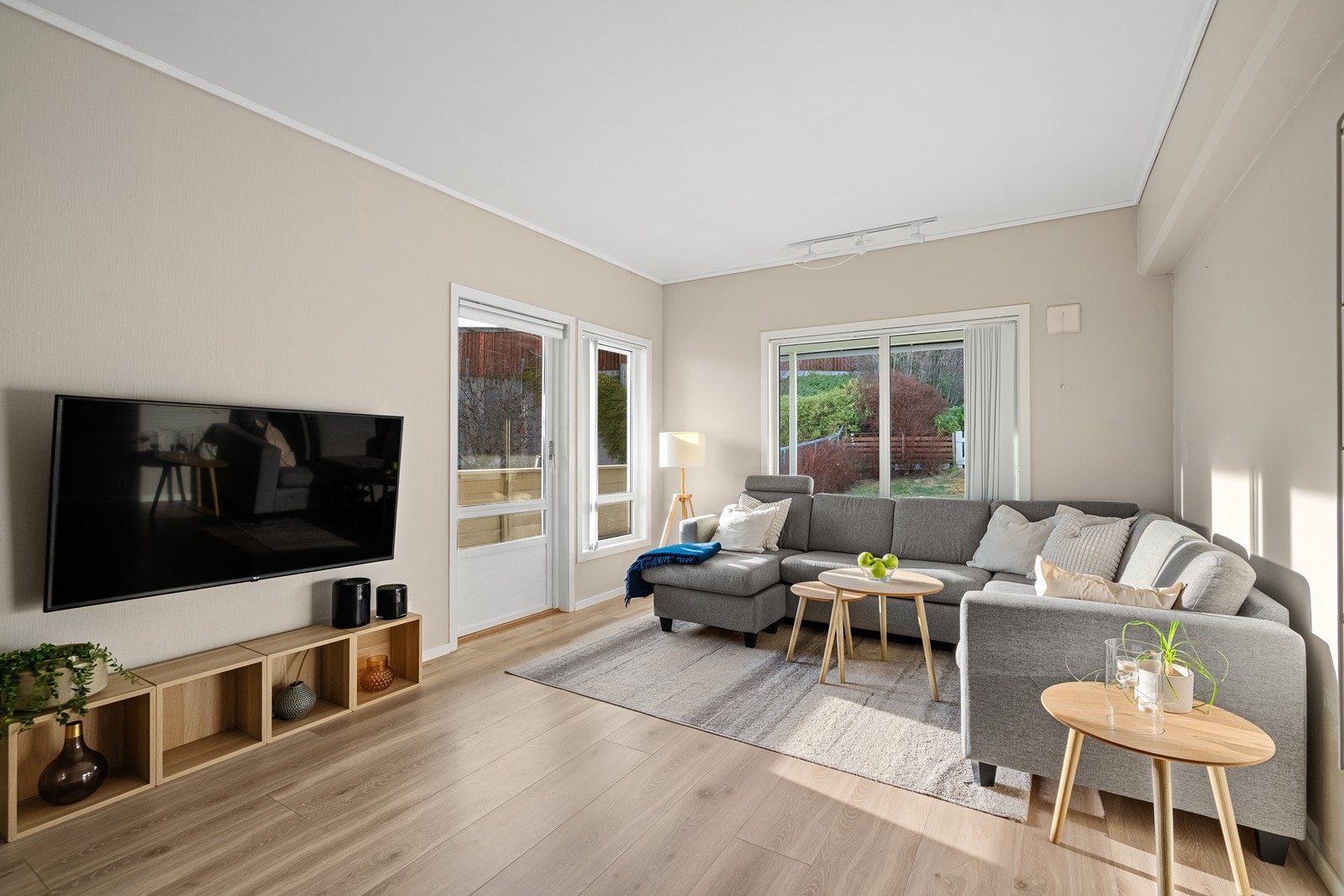 Utgang til terrasse fra stue Galleribilde