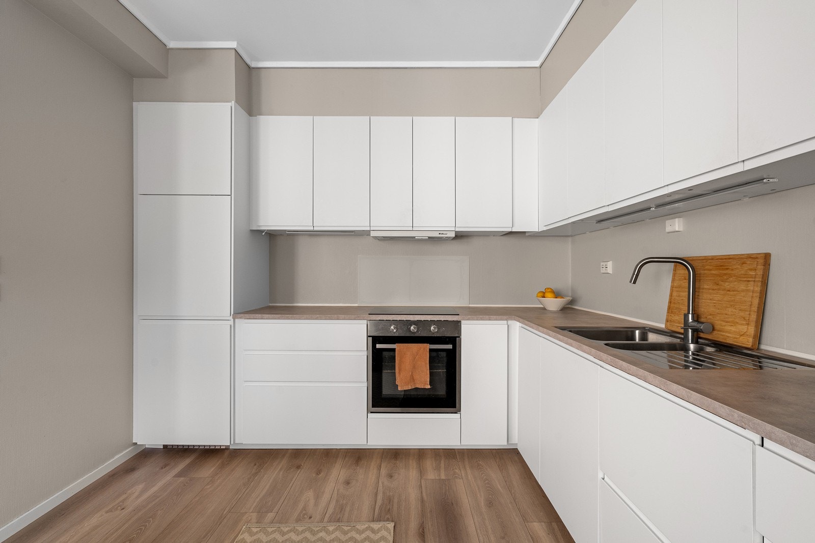 Alle hvitevarer er fra 2022 og medfølger handelen. Galleribilde