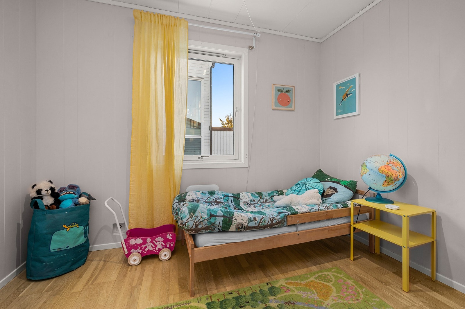 Rommet er av god størrelse og gir både et lekerom og soverom, Galleribilde