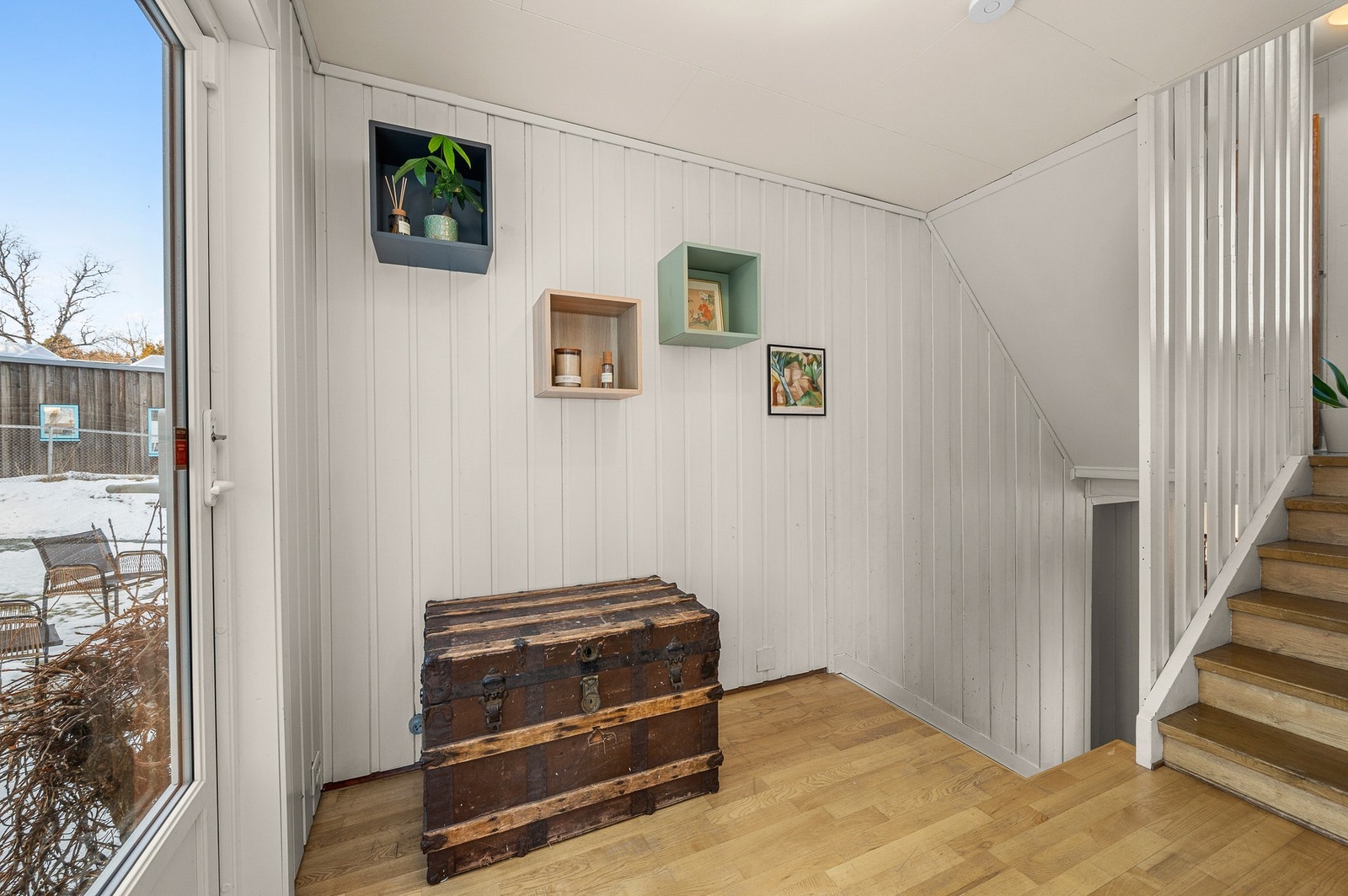 Like ved stuen er det utgang til hagen. Galleribilde