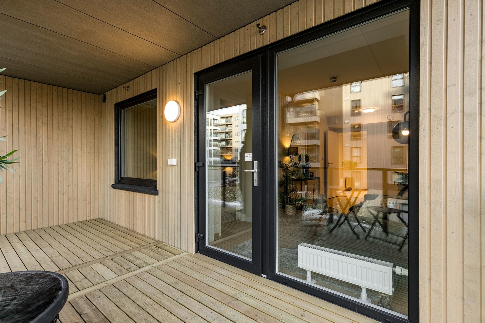 Her har man fin plass til utemøbler og grill etter ønske Galleribilde