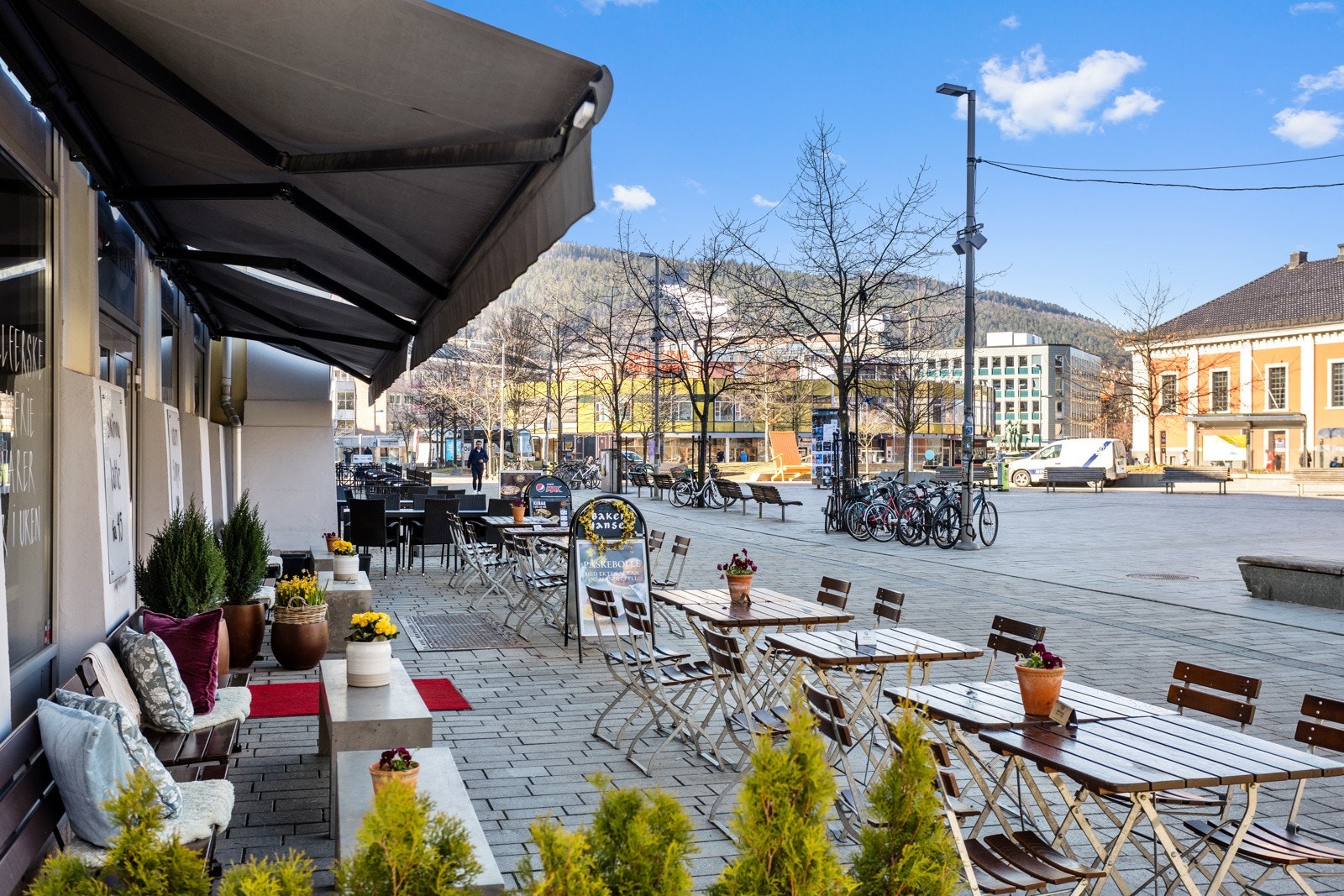 Det er et godt og variert serveringstilbud på Strømsø Torg. Galleribilde