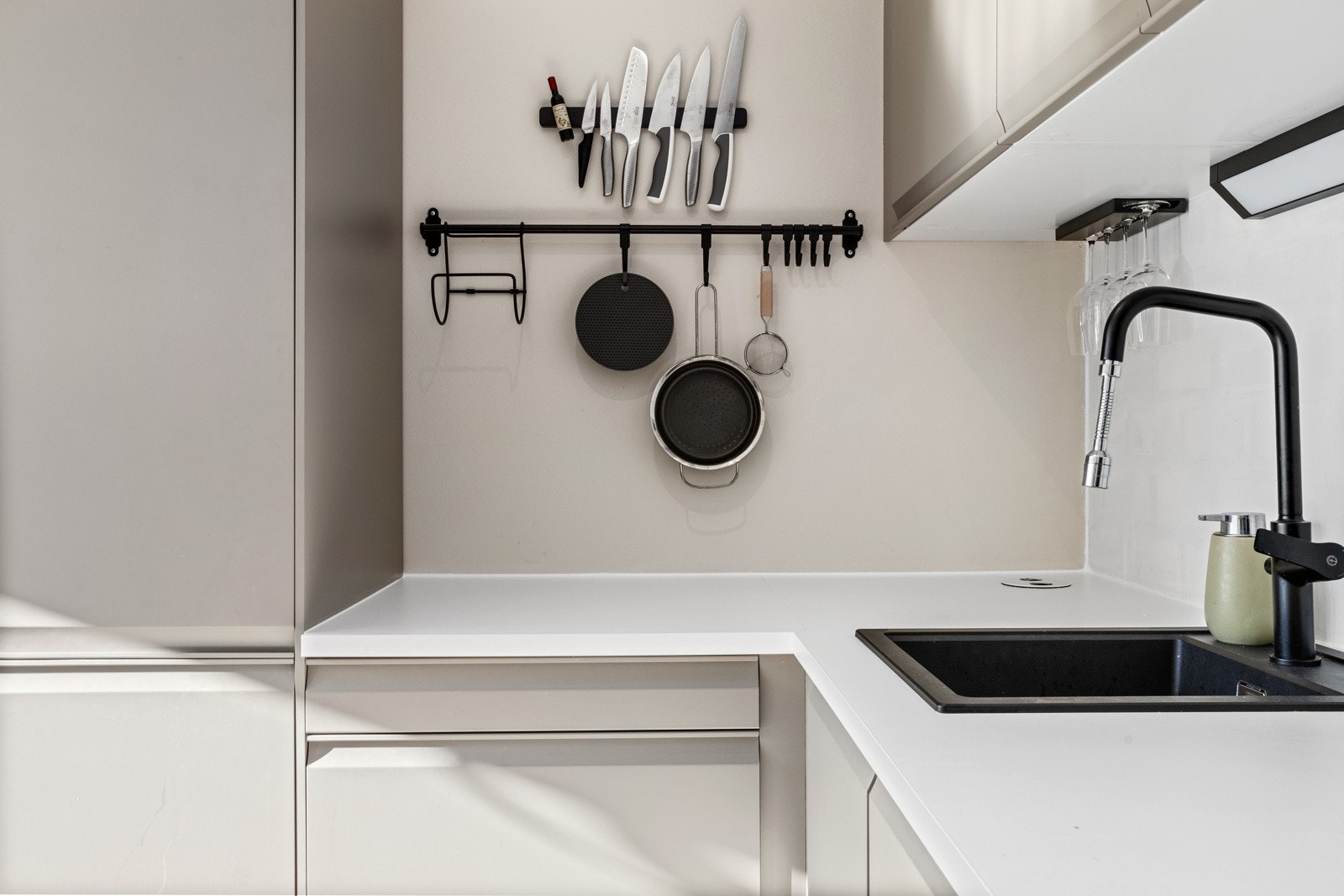 Fine, sorte detaljer. Galleribilde