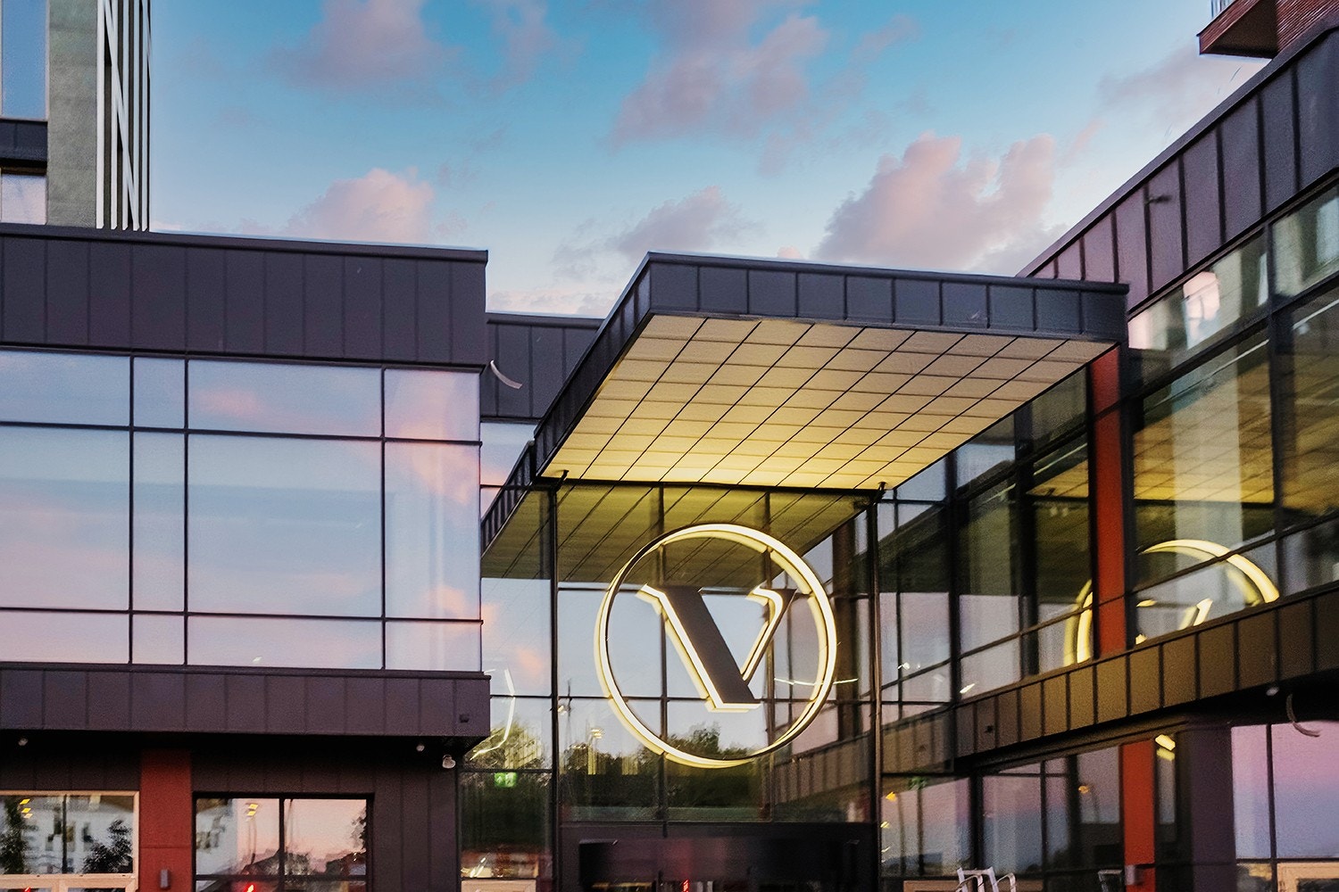 Værstetorvet finner du ca. 15 min gange fra leiligheten _ Norges mest moderne handlesenter med 70 butikker og serveringssteder. Galleribilde