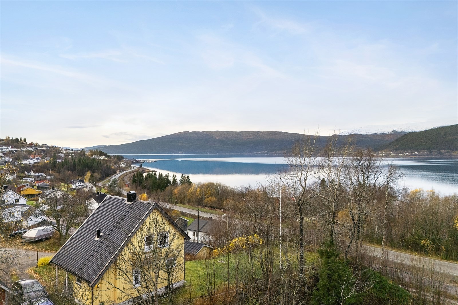 Her bor du usjenert og tilbaketrukket i et barnevennlig område i en gate som deles med kun én nabo Galleribilde