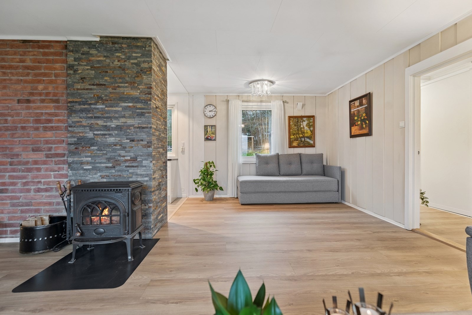 Det er plass til spisebord v/kjøkken hvis man ønsker det. Galleribilde